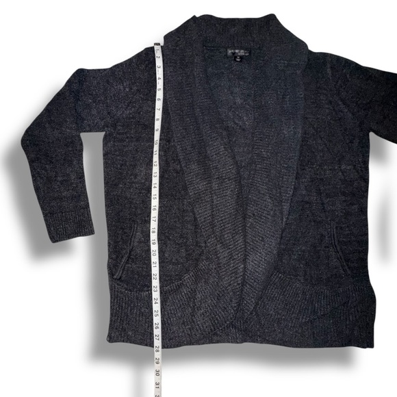 BAREFOOT DREAMS® CozyChic Lite® Circle Cardigan - Carbon Plus 1X - Picture 13 of 14